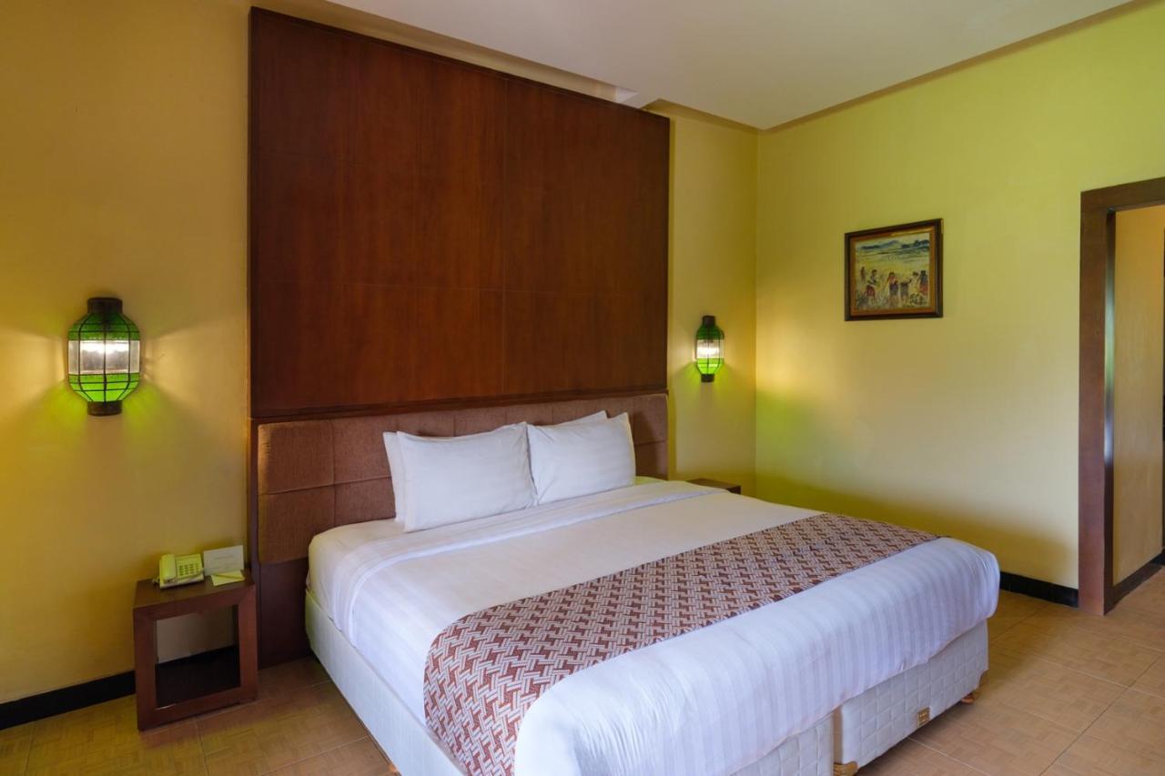 Melva Balemong Hotel Semarang Exterior photo