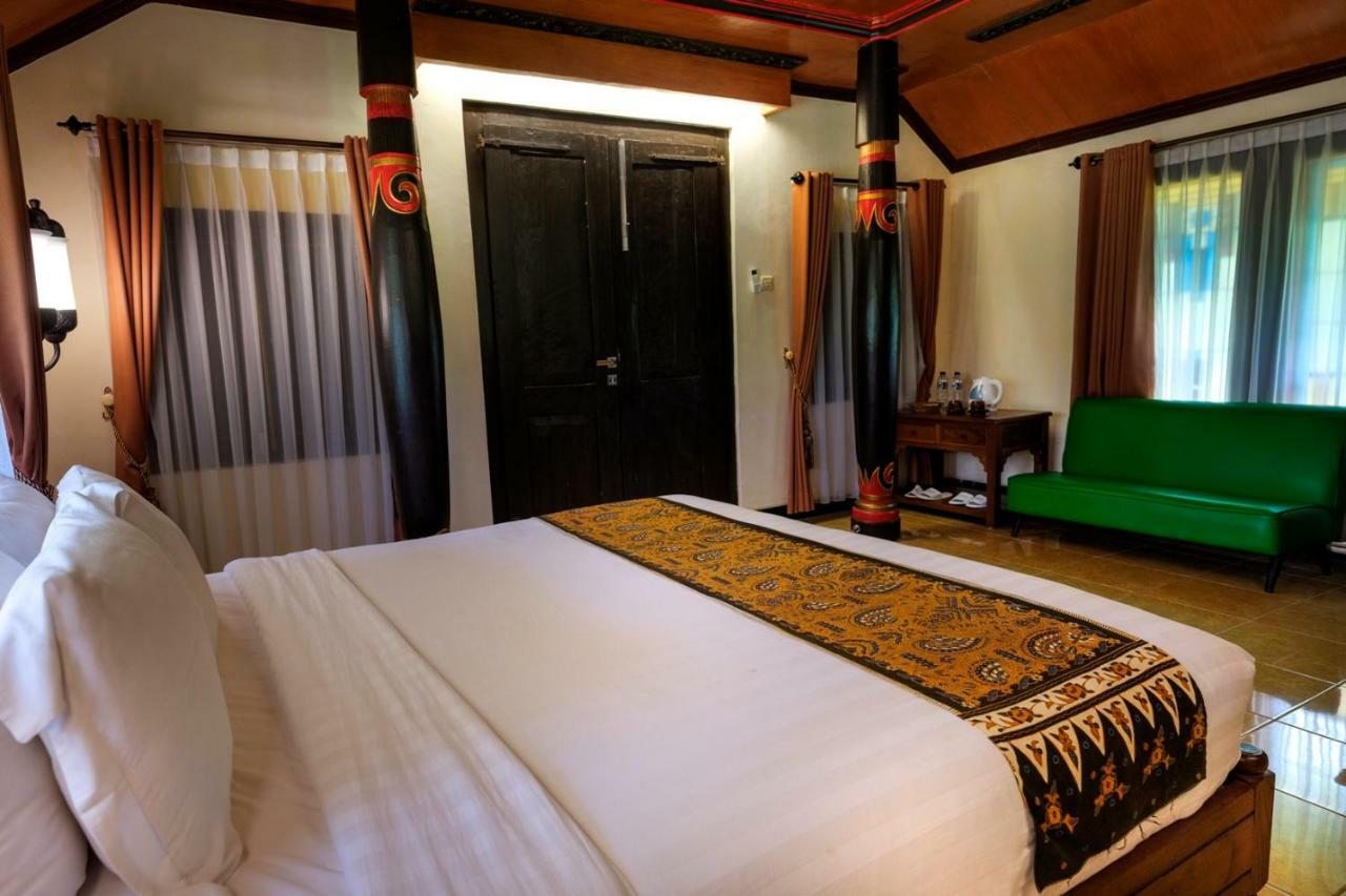 Melva Balemong Hotel Semarang Exterior photo