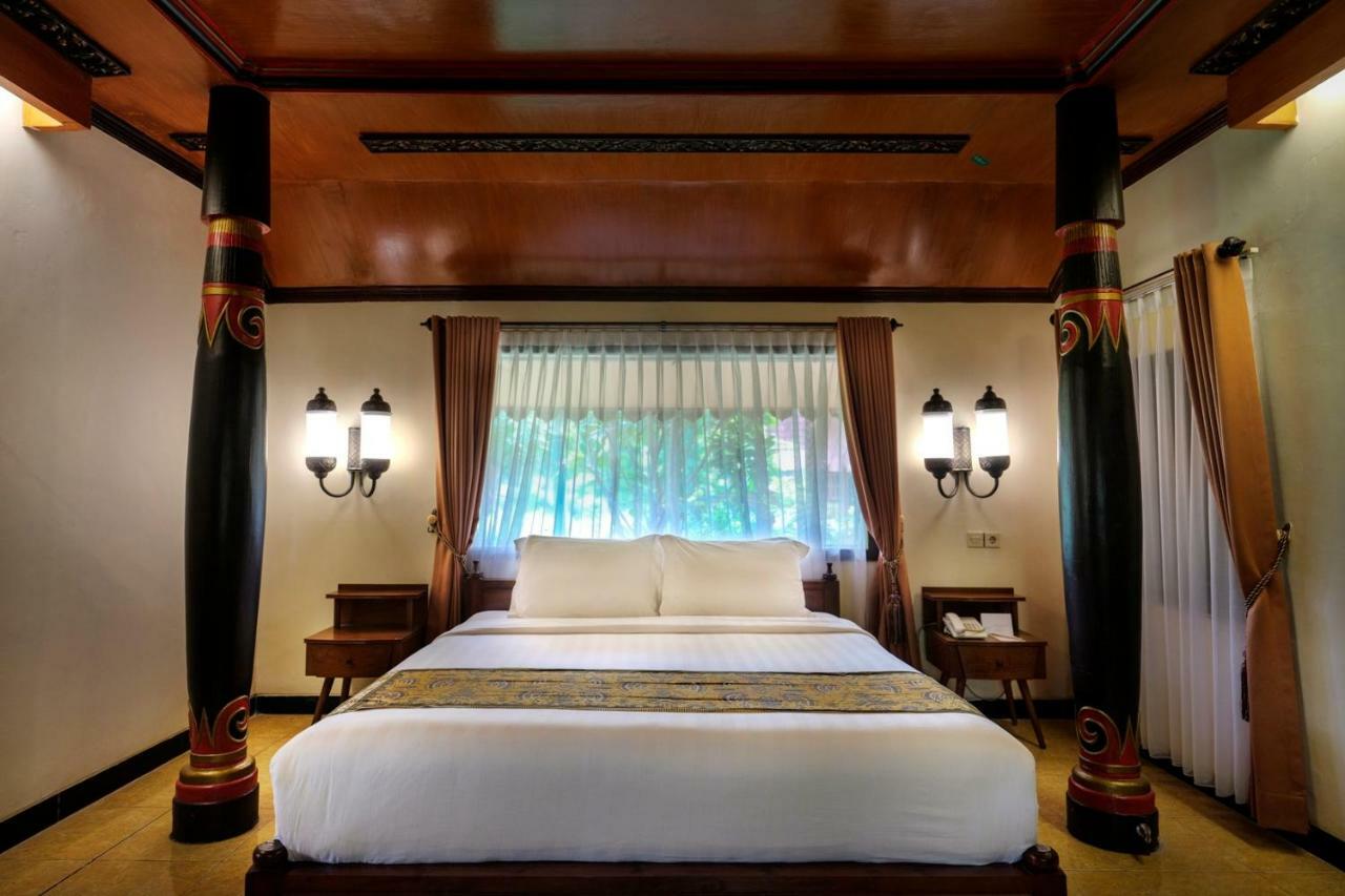 Melva Balemong Hotel Semarang Exterior photo